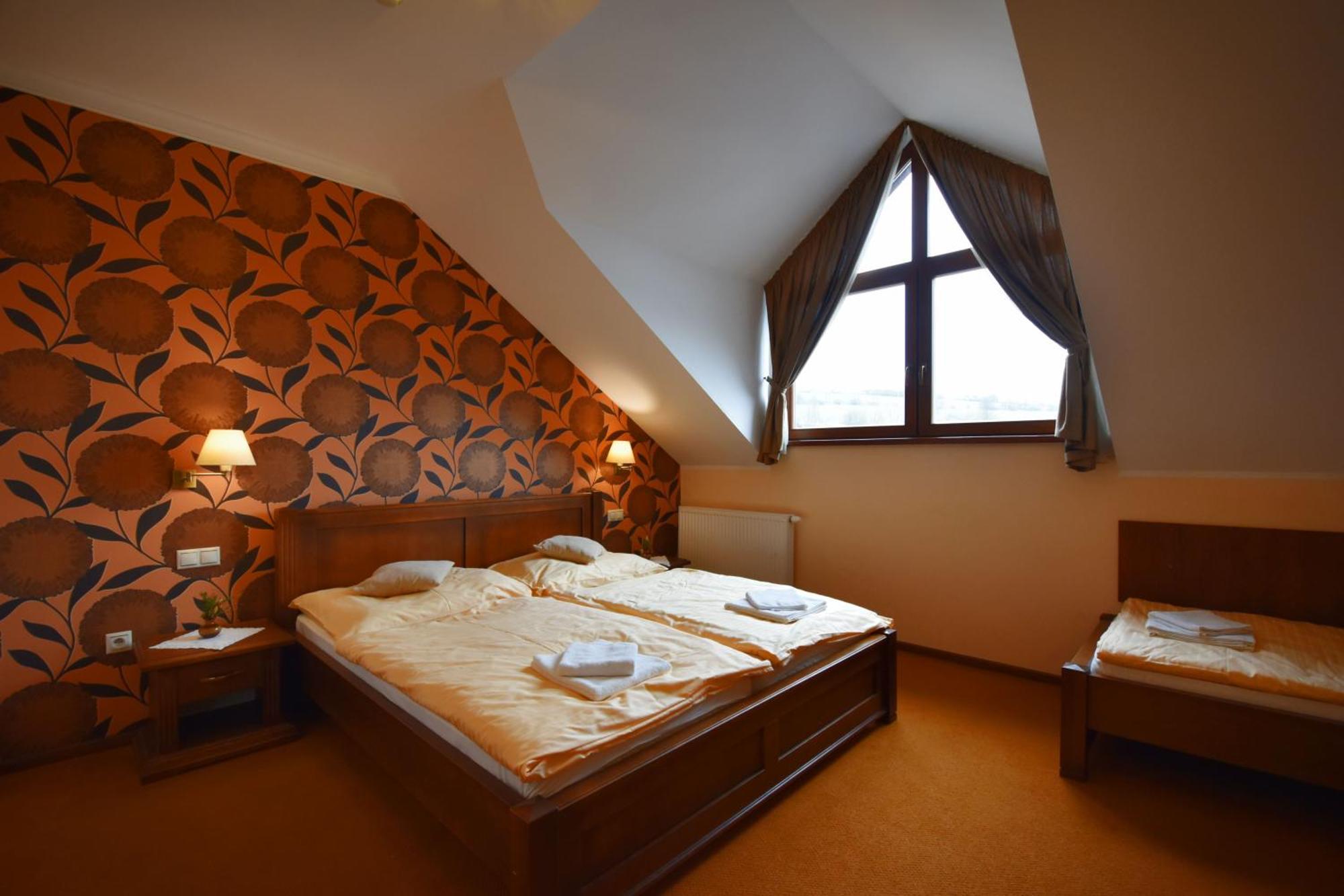 Отель Country Saloon Bela Номер фото